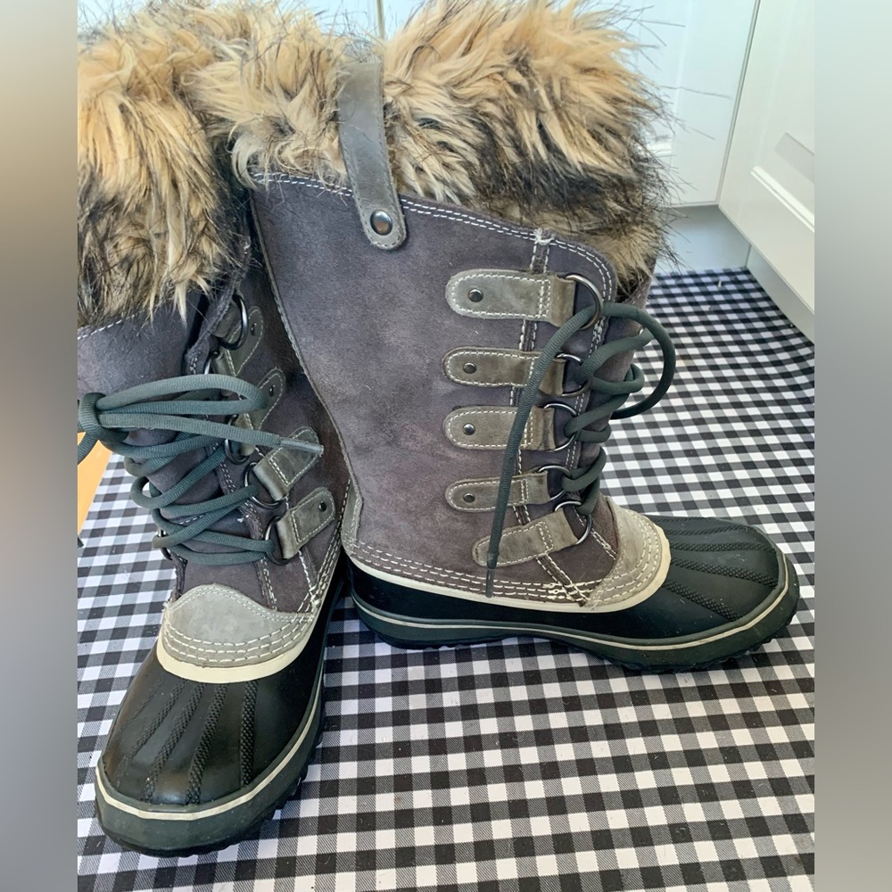 Sorel Joan of Arctic Winter Boots - Size 7